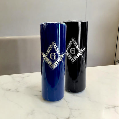 Detailed view of the clear slider lid for the 20 oz freemason tumbler.